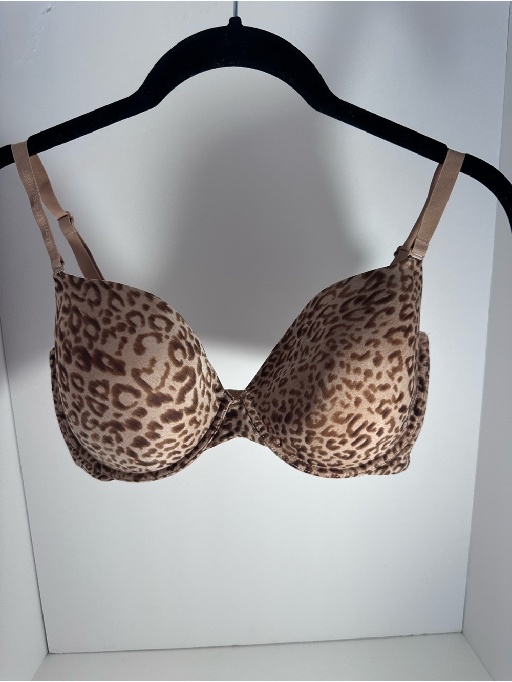 Victoria's Secret Beige Leopard Print Underwire Bra